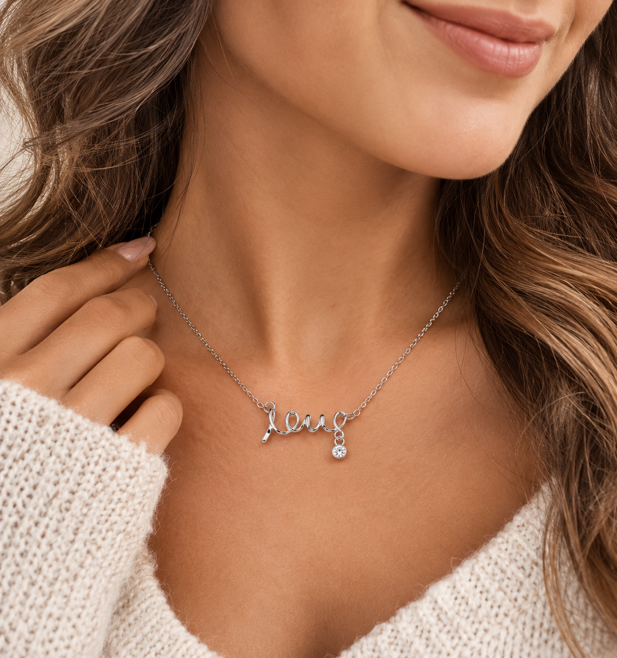Love Necklace – Elegante Halskette mit funkelndem Anhänger